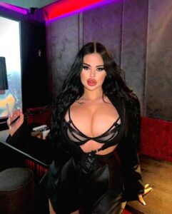 Görükle Seksi Bayan Escort Selma